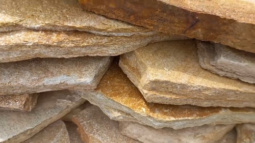 Плитняк златолит жёлтый золотистый для отмостки купить в Кунгуре