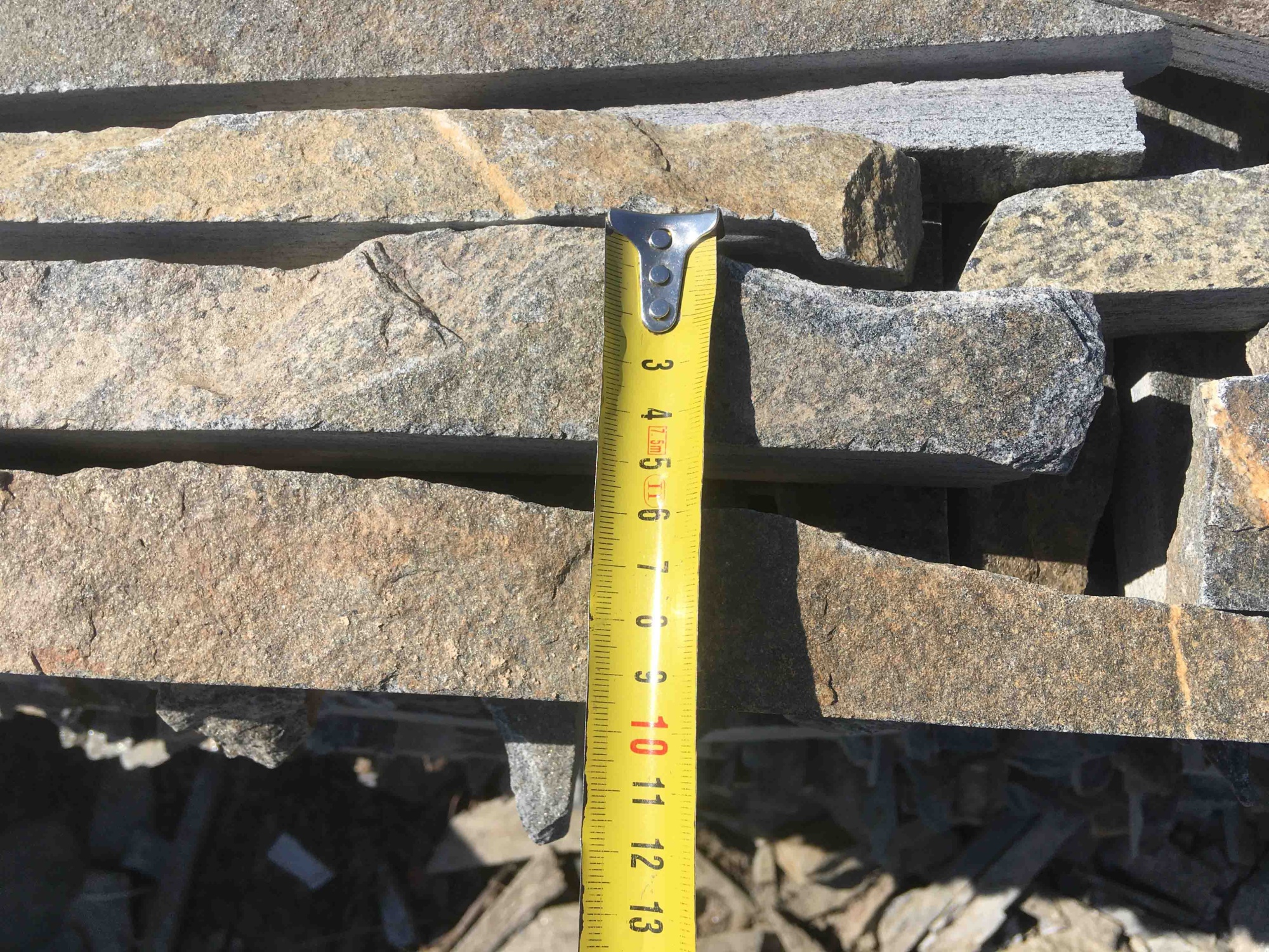 Горбушка златолит мультиколор для облицовки купить в Кунгуре