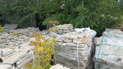 Плитняк галтованный гранитный для ландшафтного дизайна купить в Кунгуре