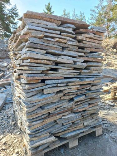 Плитняк златолит серебристый для фасада купить в Кунгуре