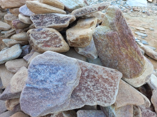 Златолит жёлтый, жёлто-зелёный глыбки и валуны для ланшафтного дизайна купить в Кунгуре