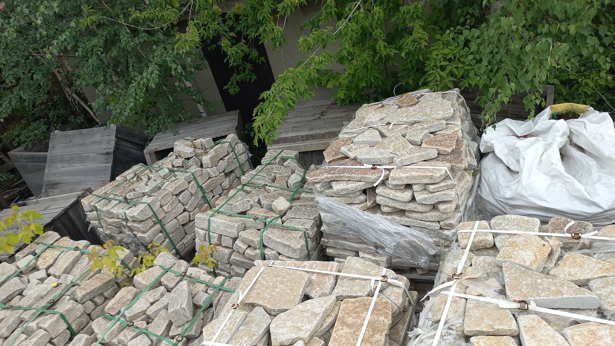 Плитняк гранитный галтованный купить в Кунгуре