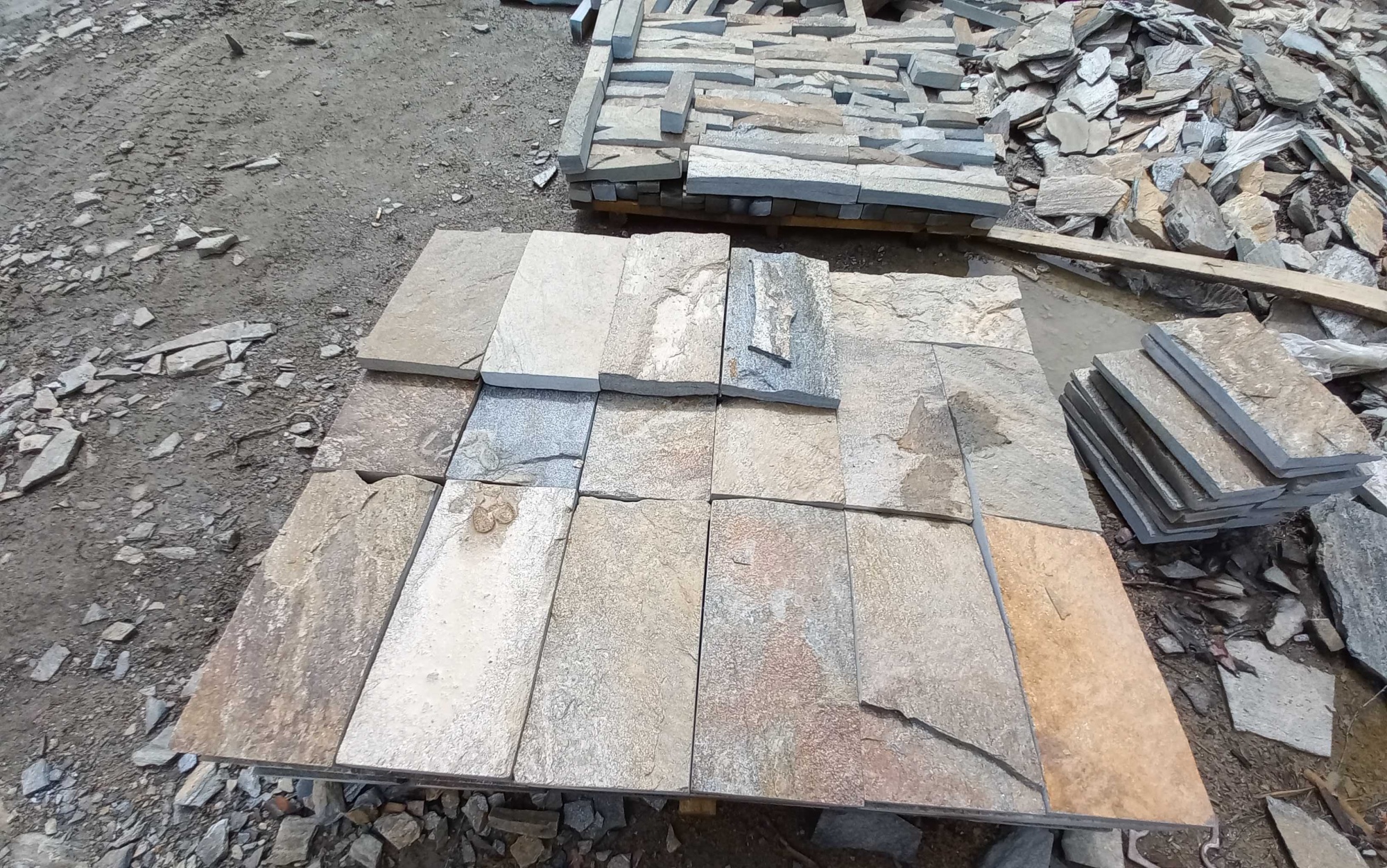 Плитка пилёная златолит Уральский для фасада купить в Кунгуре