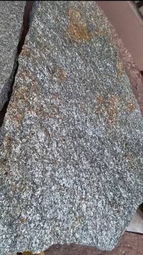 Плитняк златолит серебристый для цоколя, отмостки купить в Кунгуре