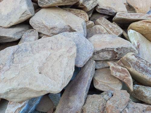 Златолит жёлтый, жёлто-зелёный глыбки и валуны для ланшафтного дизайна купить в Кунгуре