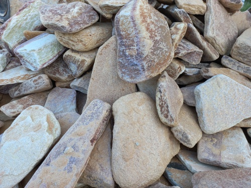 Златолит жёлтый, жёлто-зелёный глыбки и валуны для ланшафтного дизайна купить в Кунгуре