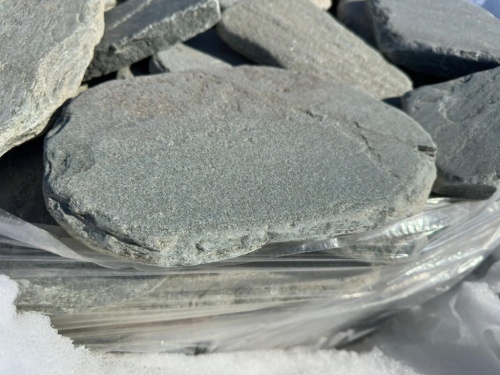 Плитняк златолит зелёный галтованный для мощения на бетон купить в Кунгуре