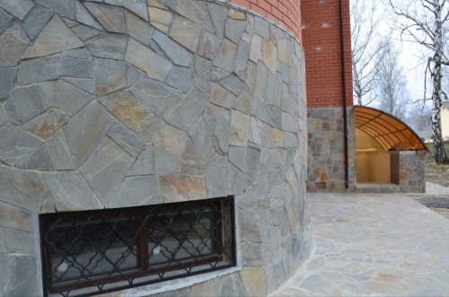 Плитняк златолит Уральский для цоколя, отмостки купить в Кунгуре